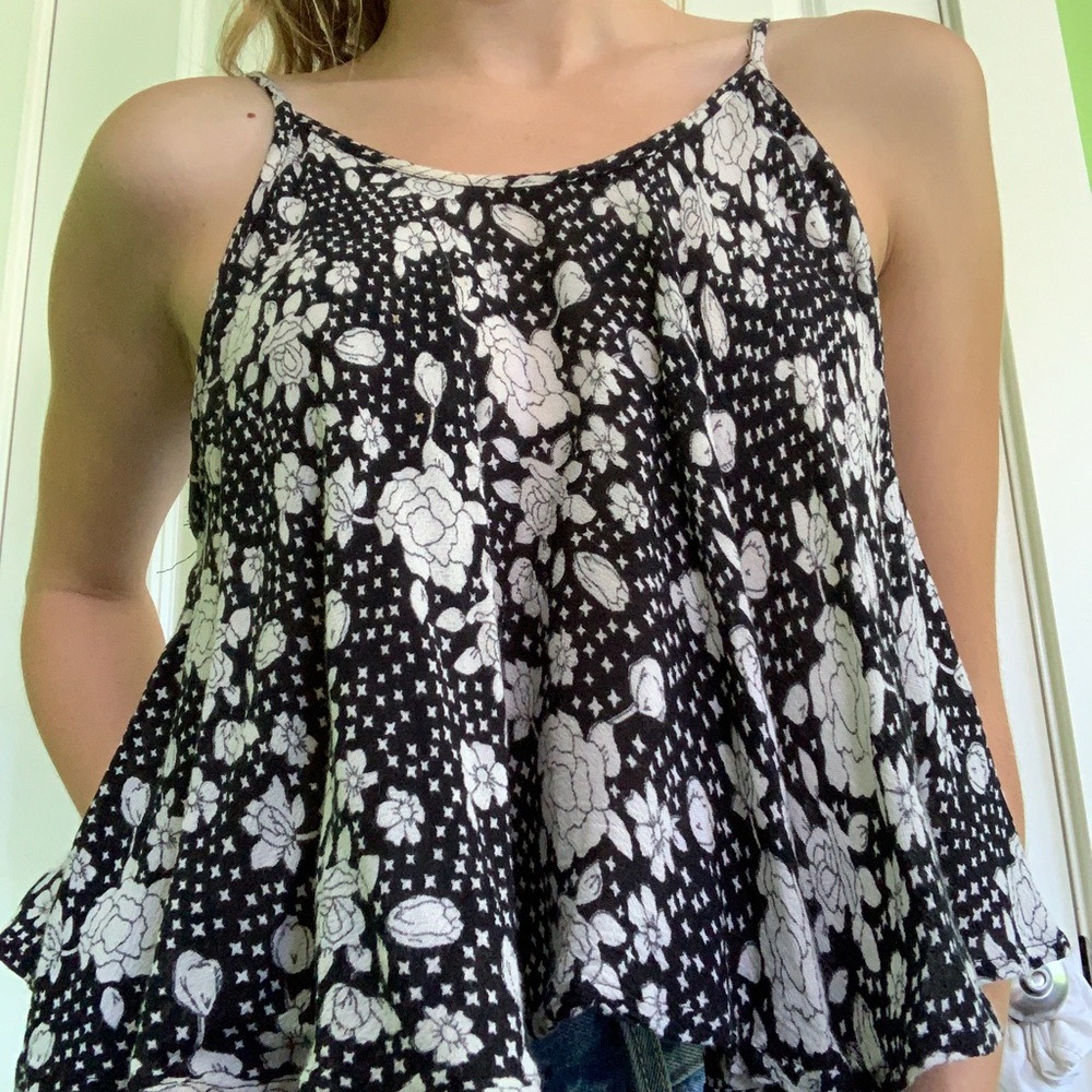 Thrifted floral black and white tank
